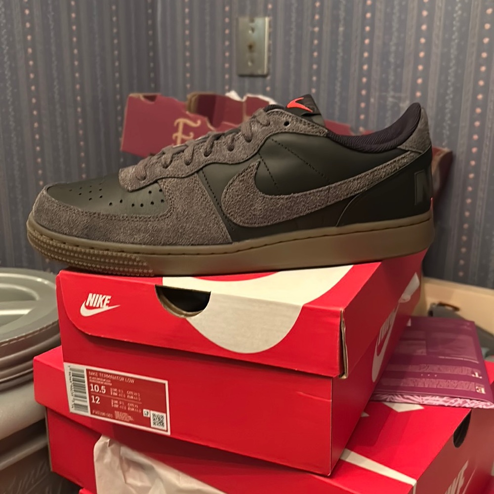 Brand new but too small - Nike Terminator low